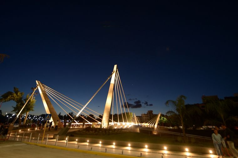 Inauguran el puente peatonal en Carlos Paz.