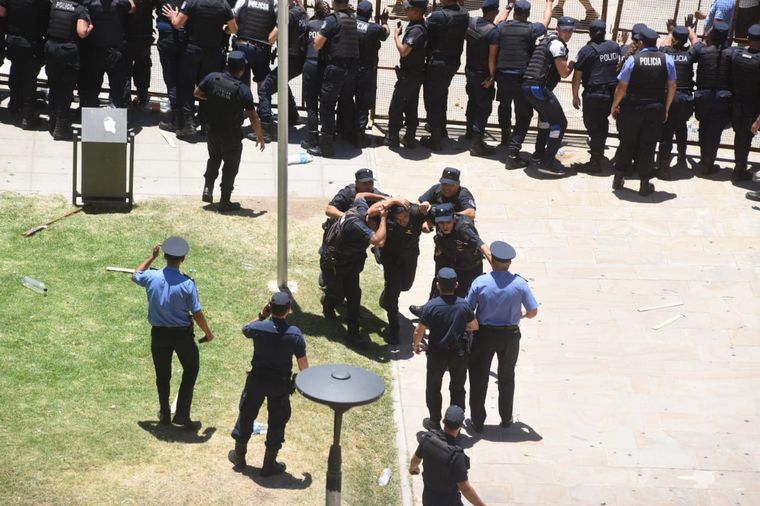 Incidentes en la marcha por las reformas a la ley minera.