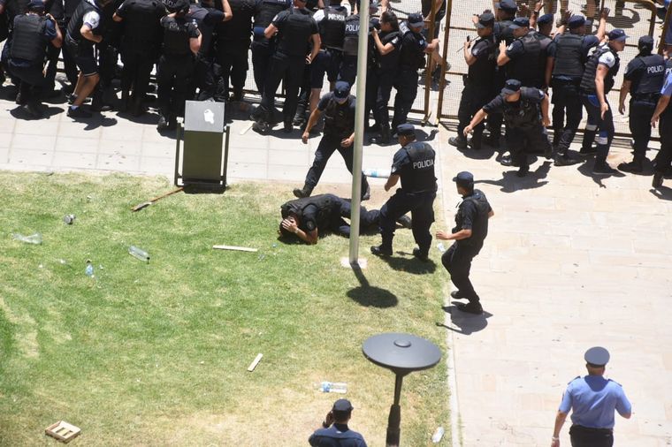 Incidentes en la marcha por las reformas a la ley minera.