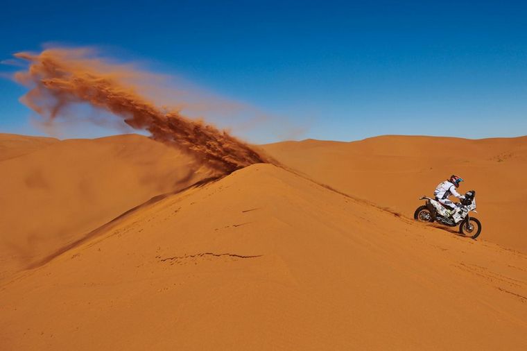 FOTO: Las dunas ya no tienen secretos para este cordobés,
