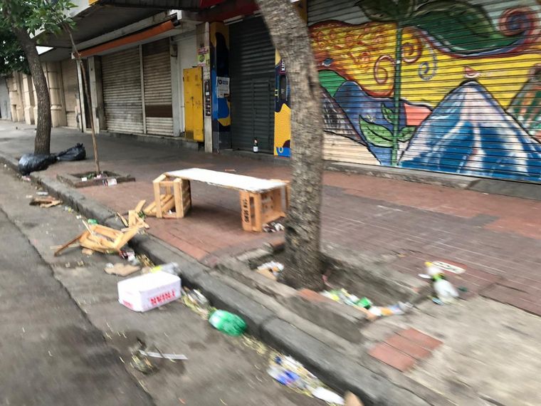 FOTO: Córdoba amaneció repleta de basura después de Navidad.