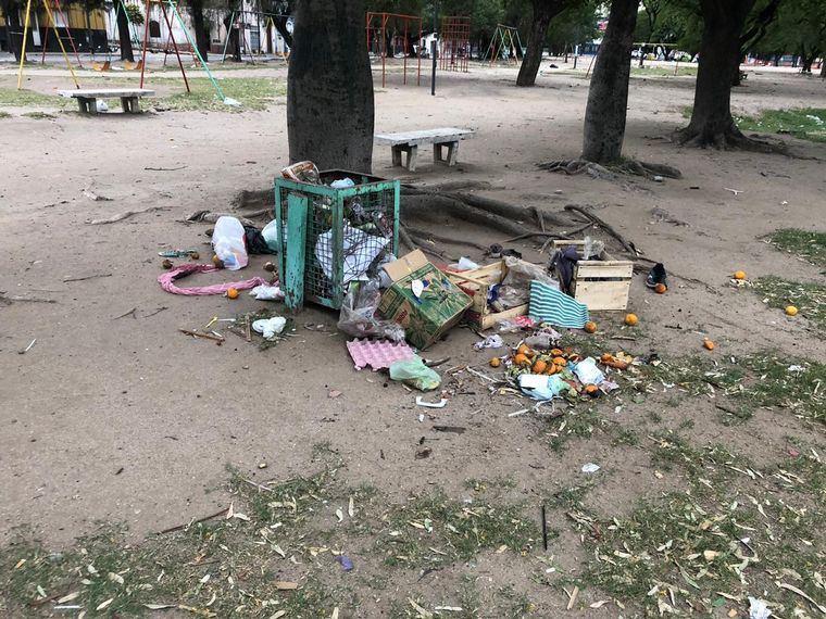 Las calles de Córdoba, repletas de basura tras la Nochebuena - Notas ...