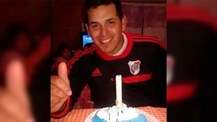 Mario Benítez estaba brindando con su familia cuando una bala lo alcanzó y murió