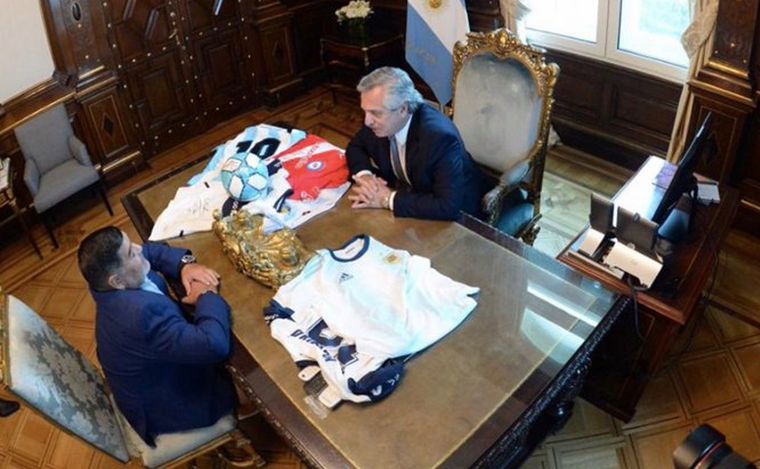 Alberto Fernández recibió a Maradona
