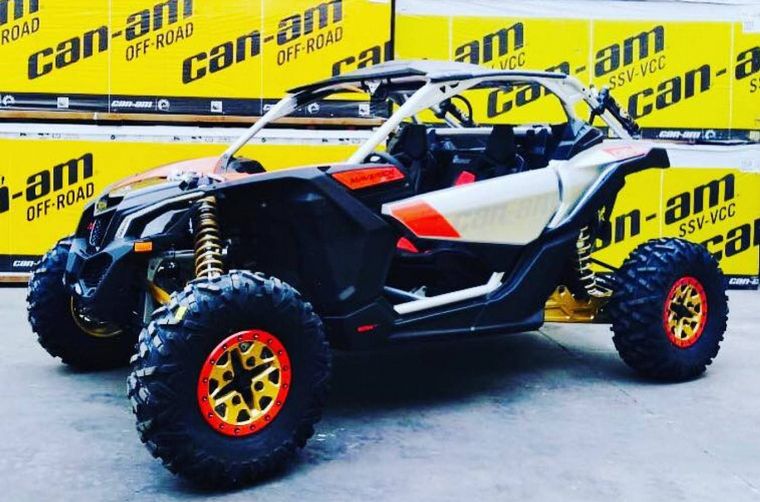 El CanAm Maverick como "sale de la caja", casi listo para un Dakar