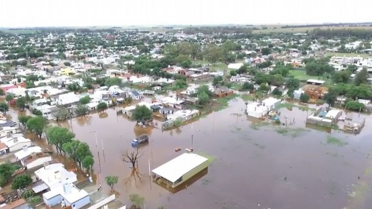 Justiniano Posse, bajo el agua.
