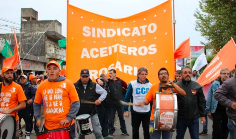 El Sindicato de Aceiteros logró un bono de 52 mil pesos.