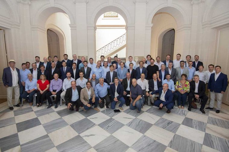 Kicillof se reunió con intendentes de Juntos por el Cambio.