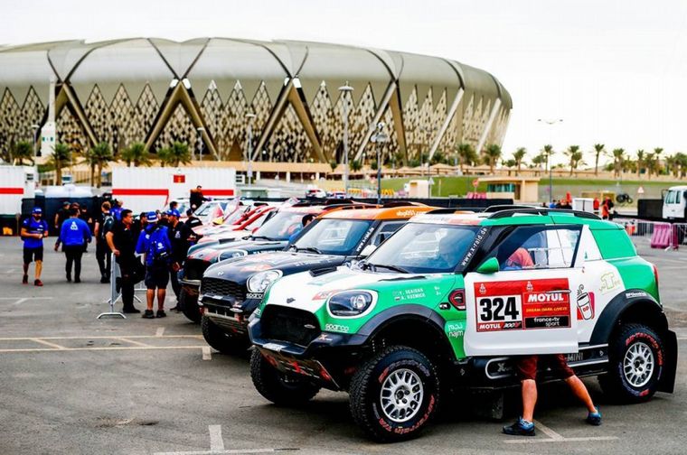 FOTO: Nasser Al Attiyah y su Toyota pusieron primera. Gent. Prensa Dakar
