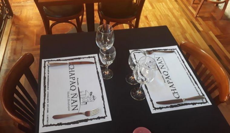 El hotel cuenta con 9 habitaciones, un restaurante, spa y pileta climatizada.