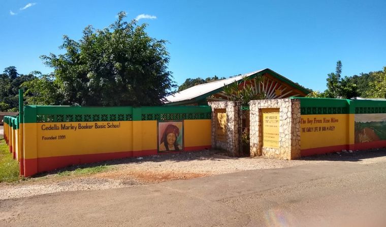 Un viaje a la casa de Bob Marley, con Agustina Vivanco - Operativo