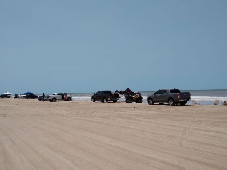 Orlando Morales recorrió las dunas de Villa Gesell.