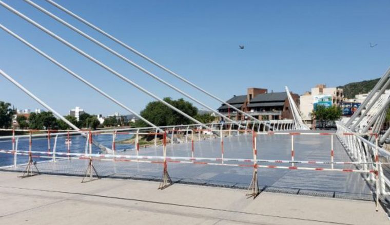 AUDIO: Aplicarán pintura atérmica a las chapas del nuevo puente