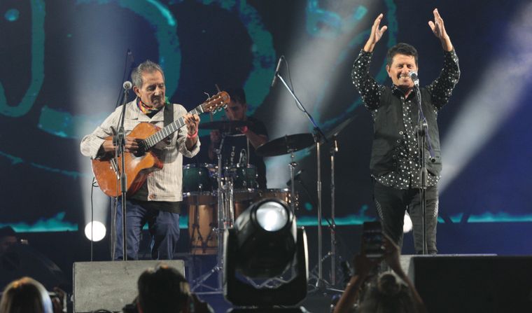 Cuti y Roberto Carabajal, en la previa del Festival de Jesús María.