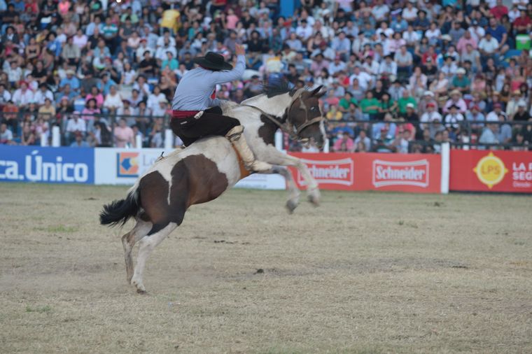 Continúa el Campeonato Nacional e Internacional de Jineteada