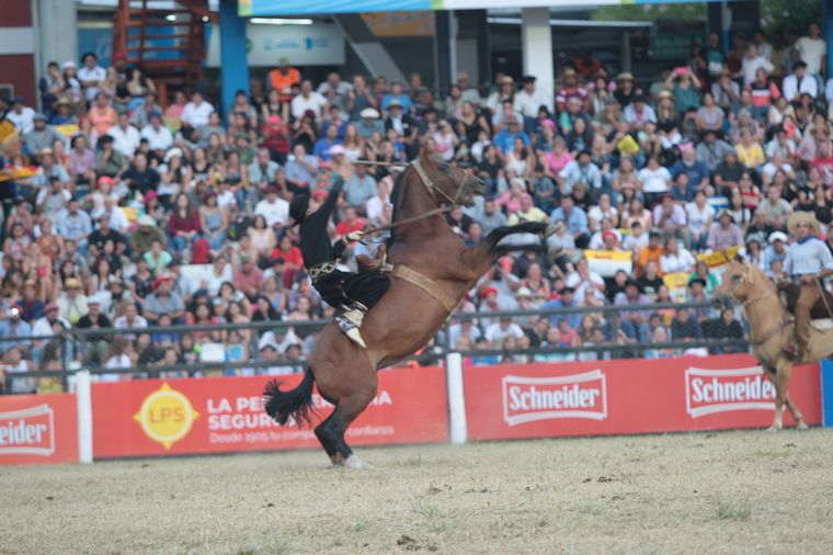 Continúa el Campeonato Nacional e Internacional de Jineteada