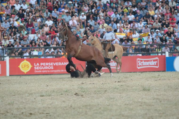 Continúa el Campeonato Nacional e Internacional de Jineteada