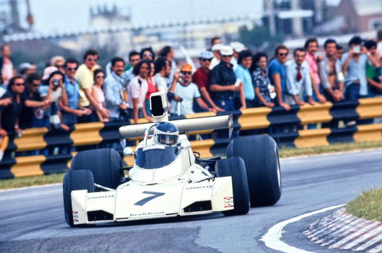 Reutemann y el Brabham bajando el "Tobogan" en Buenos Aires.