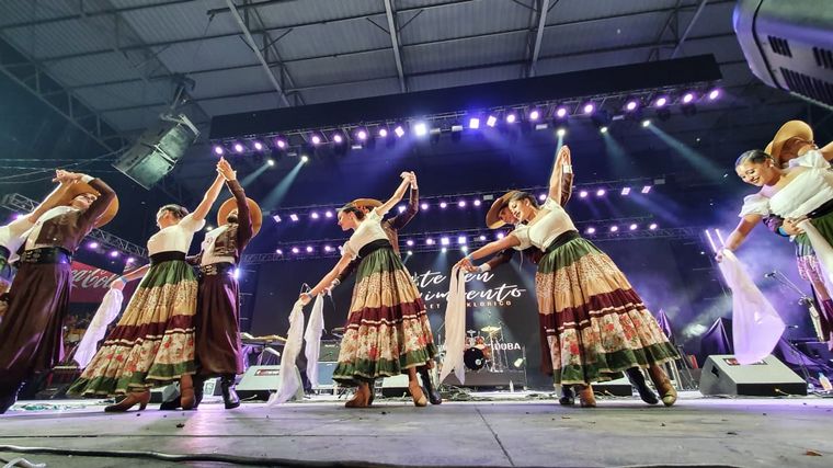 El Ballet Arte en Movimiento y su despliegue en el escenario Martín Fierro.