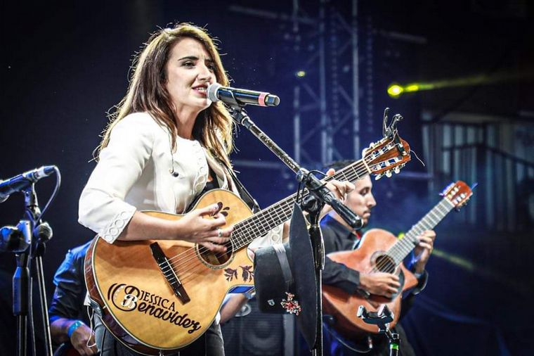 Jessica Benavidez cantó