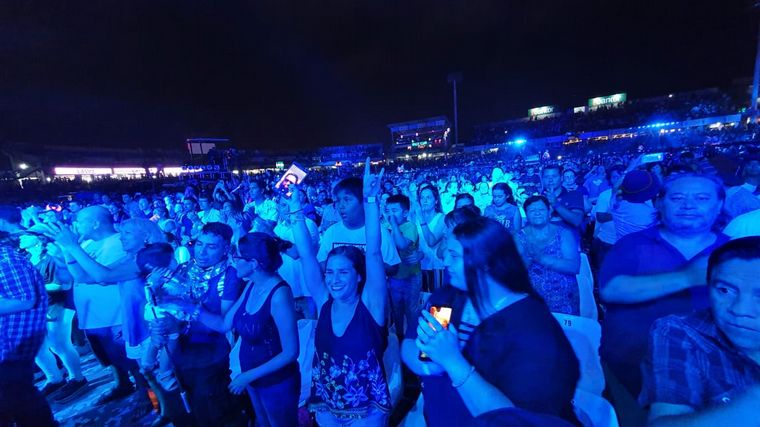 Los Tekis recibieron la ovación de más de 15 mil personas.