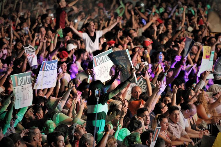 Los Tekis se reafirman como éxito de los lunes carnavaleros.