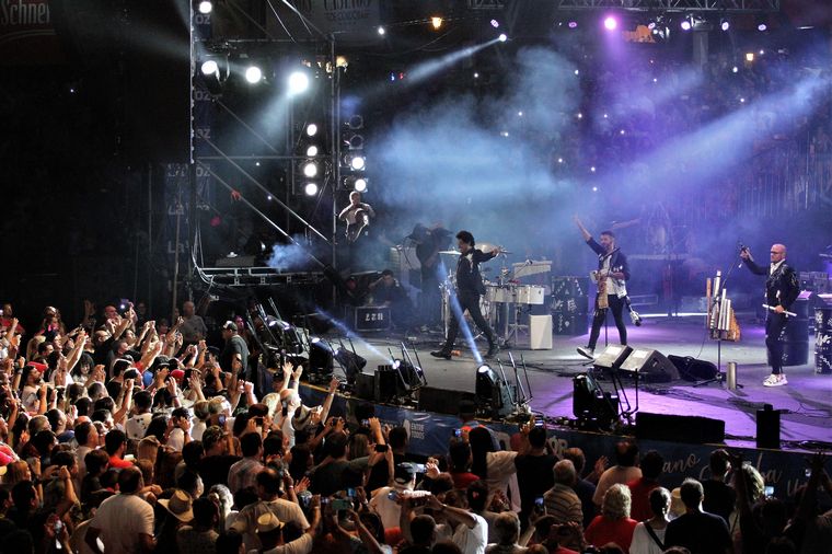 Los Tekis se reafirman como éxito de los lunes carnavaleros.