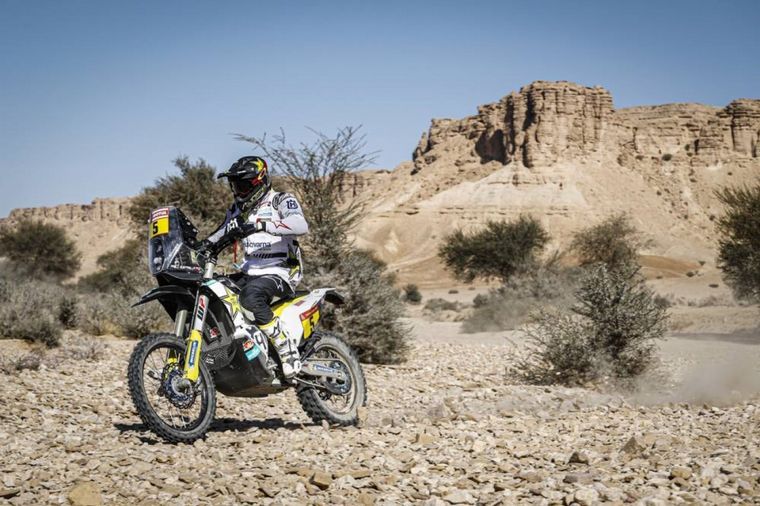 FOTO: Las motos volvieron a correr y la escena del Dakar fue completa