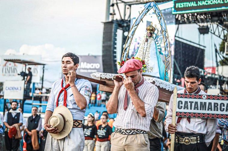 La quinta jornada inició con un responso en honor al jinete fallecido.