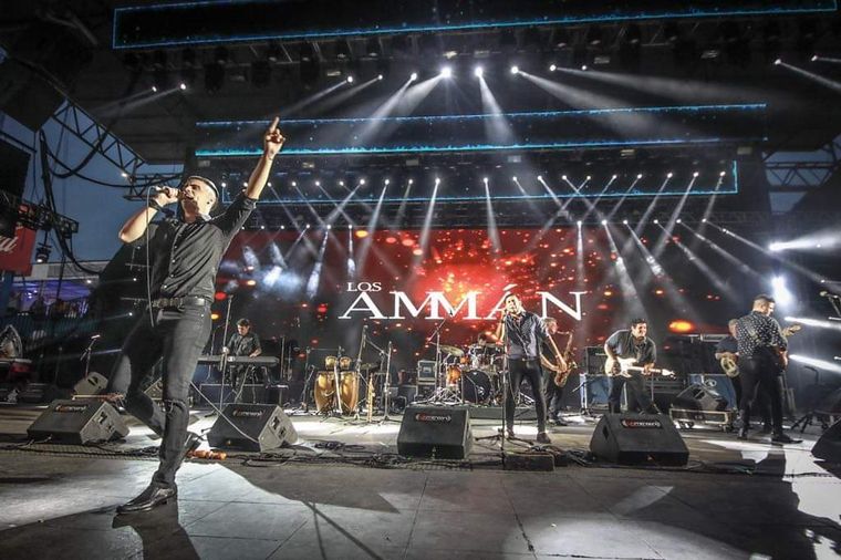 Los Ammán hicieron gala de la mistura de folclore y rock nacional.