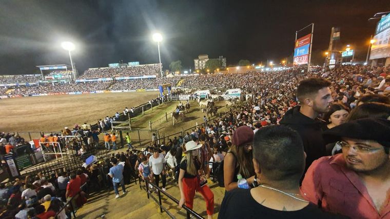 FOTO: Más de 24 mil personas asistieron a la noche más multitudinaria del festival
