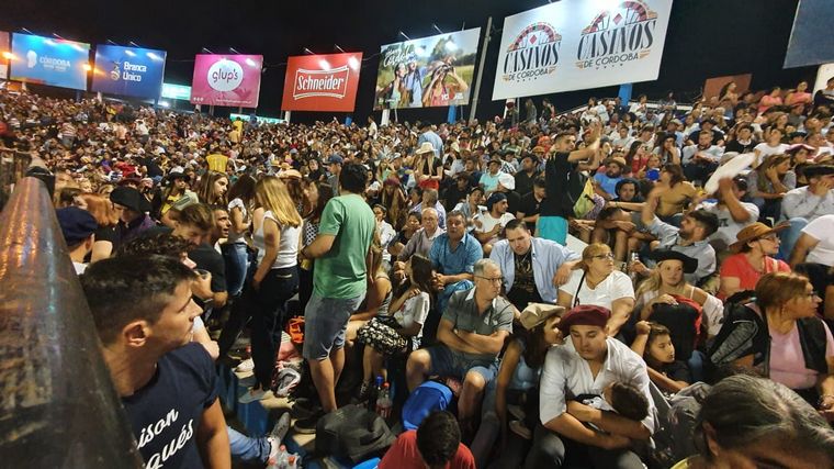 FOTO: Más de 24 mil personas asistieron a la noche más multitudinaria del festival