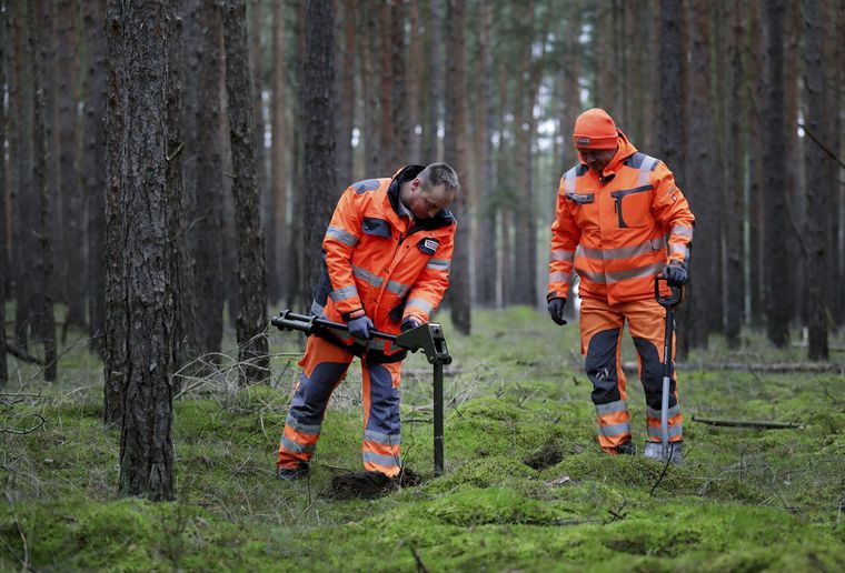 Las bombas fueron encontradas en un terreno de Tesla.