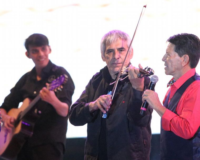 Peteco Los Carabajal Seguimos Unidos Por El Amor Festivales 2020 Cadena 3 Argentina