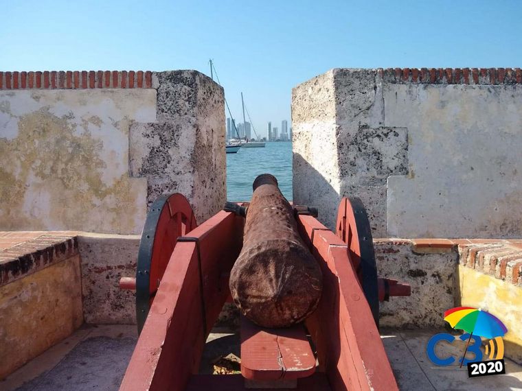 FOTO: Mati Arrieta recorre el casco histórico de Cartagena.