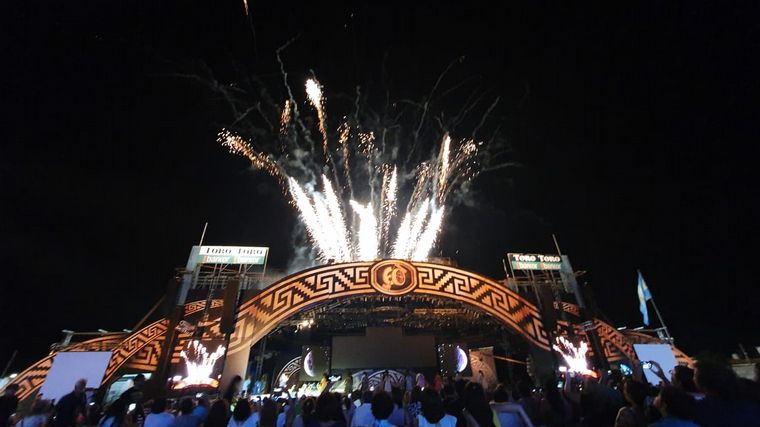 La apertura de la octava luna del Festival Nacional de Folclore.