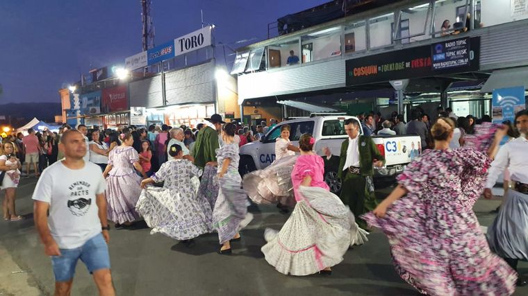 FOTO: Novena luna del Festival Nacional del Folclore de Cosquín 