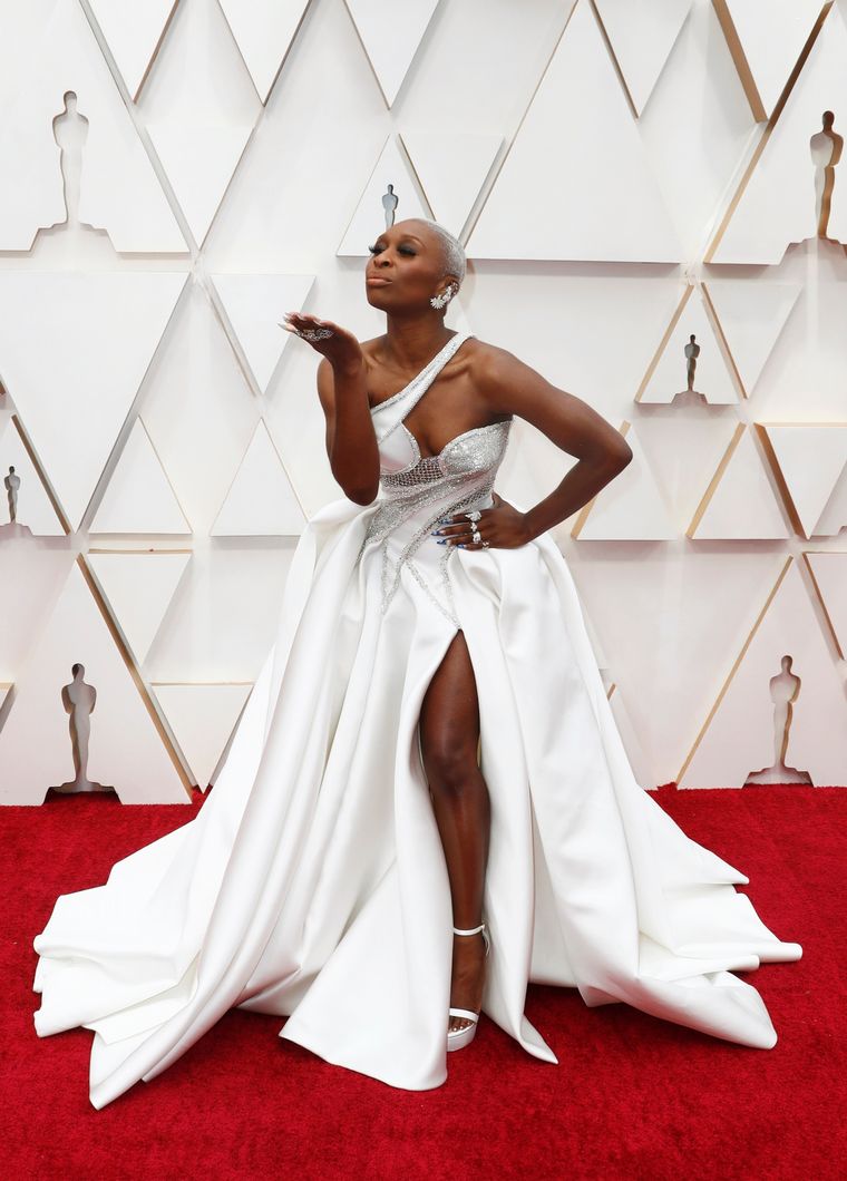 Cynthia Erivo en la alfombra roja de los Oscar 2020.