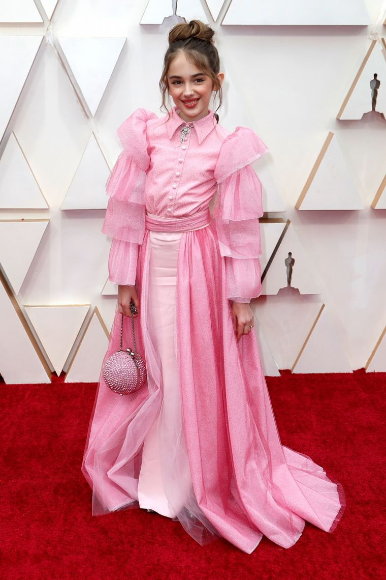 Julia Butters en la alfombra roja de los Oscar 2020.