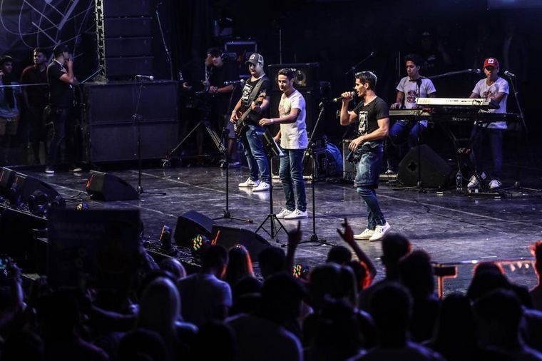 Las mejores imágenes del cuarteto en el Festival de Peñas.