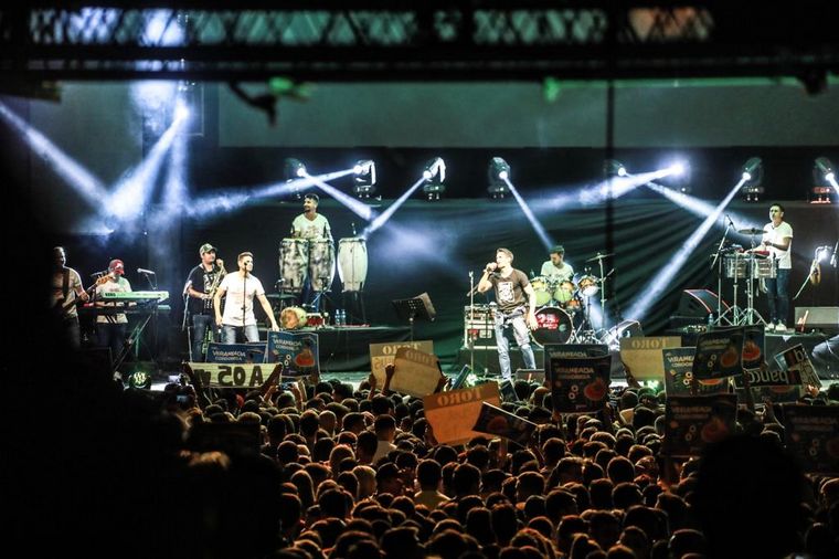 Las mejores imágenes del cuarteto en el Festival de Peñas.