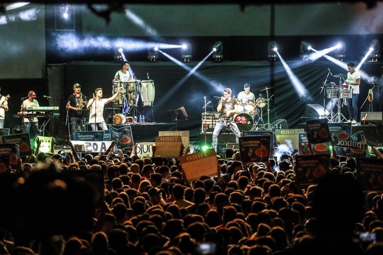 Las mejores imágenes del cuarteto en el Festival de Peñas.