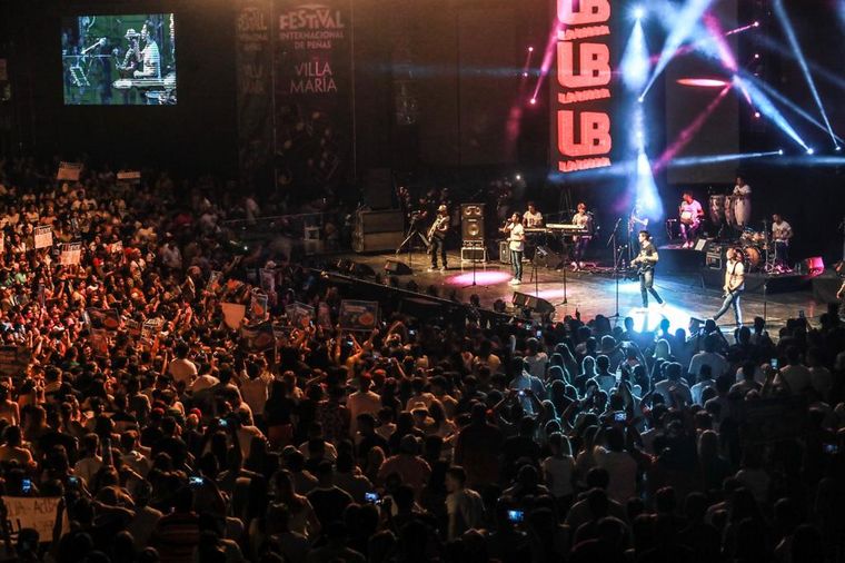 Las mejores imágenes del cuarteto en el Festival de Peñas.