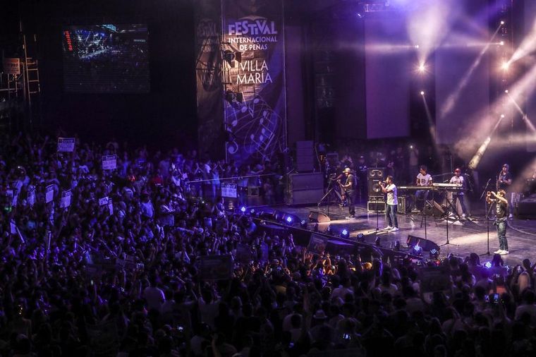 Las mejores imágenes del cuarteto en el Festival de Peñas.