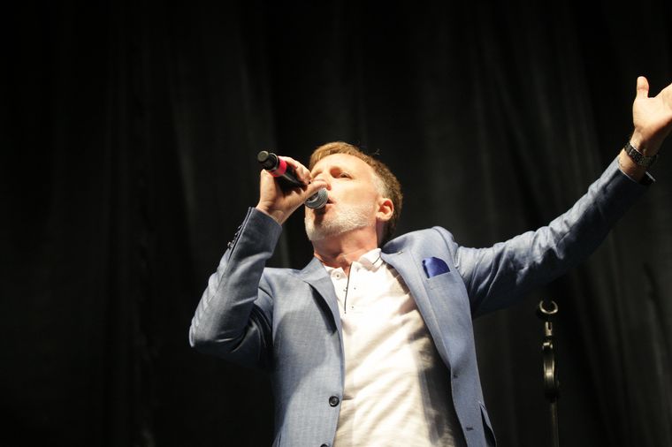 "Colo" Gianola, locutor de la velada y amigo de Cadena 3.