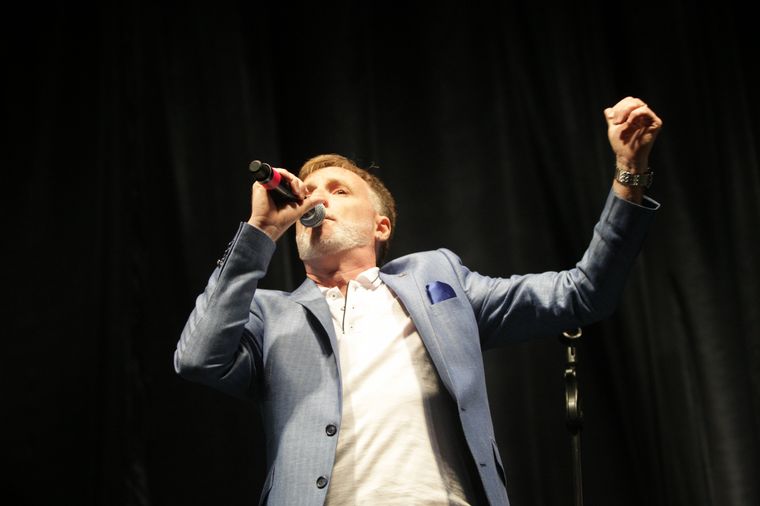 "Colo" Gianola, locutor de la velada y amigo de Cadena 3.