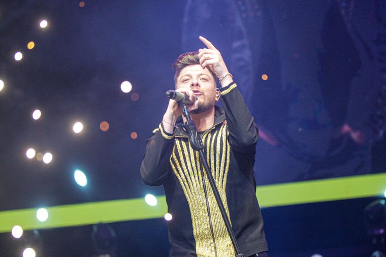 Damián Córdoba hizo bailar a puro cuarteto al público de Villa María.