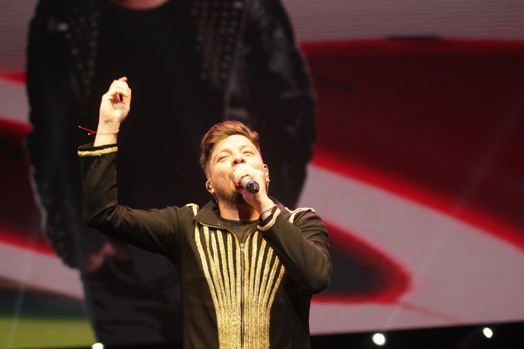 Damián Córdoba hizo bailar a puro cuarteto al público de Villa María.