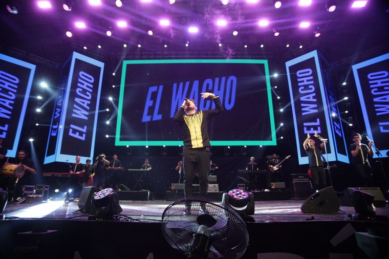 Damián Córdoba hizo bailar a puro cuarteto al público de Villa María.