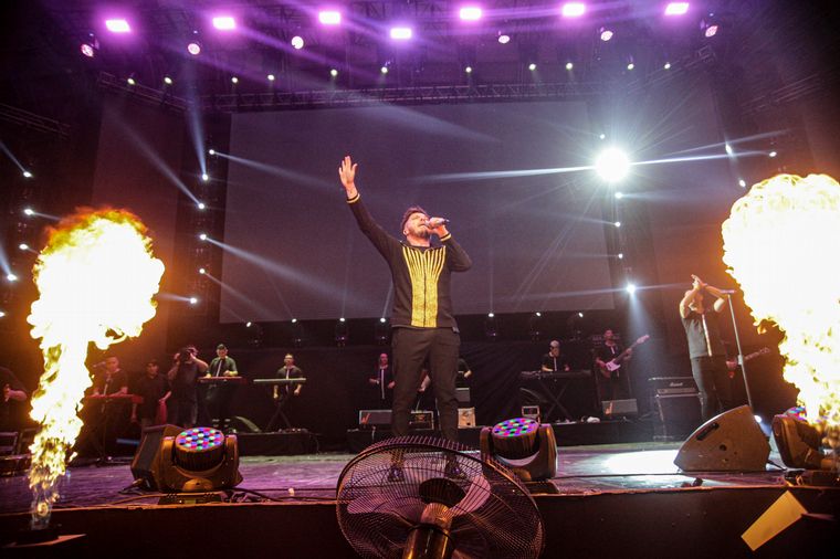 Damián Córdoba hizo bailar a puro cuarteto al público de Villa María.
